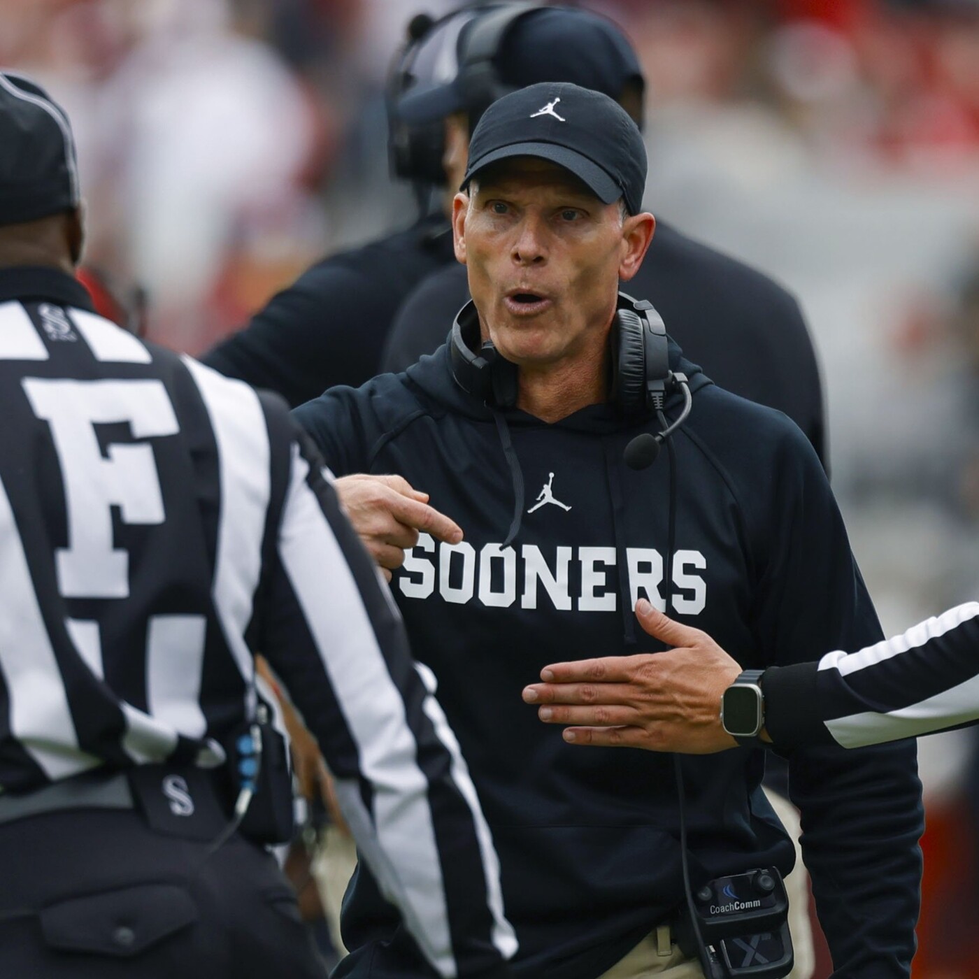 Tom & Berry Show: College football's national epidemic 