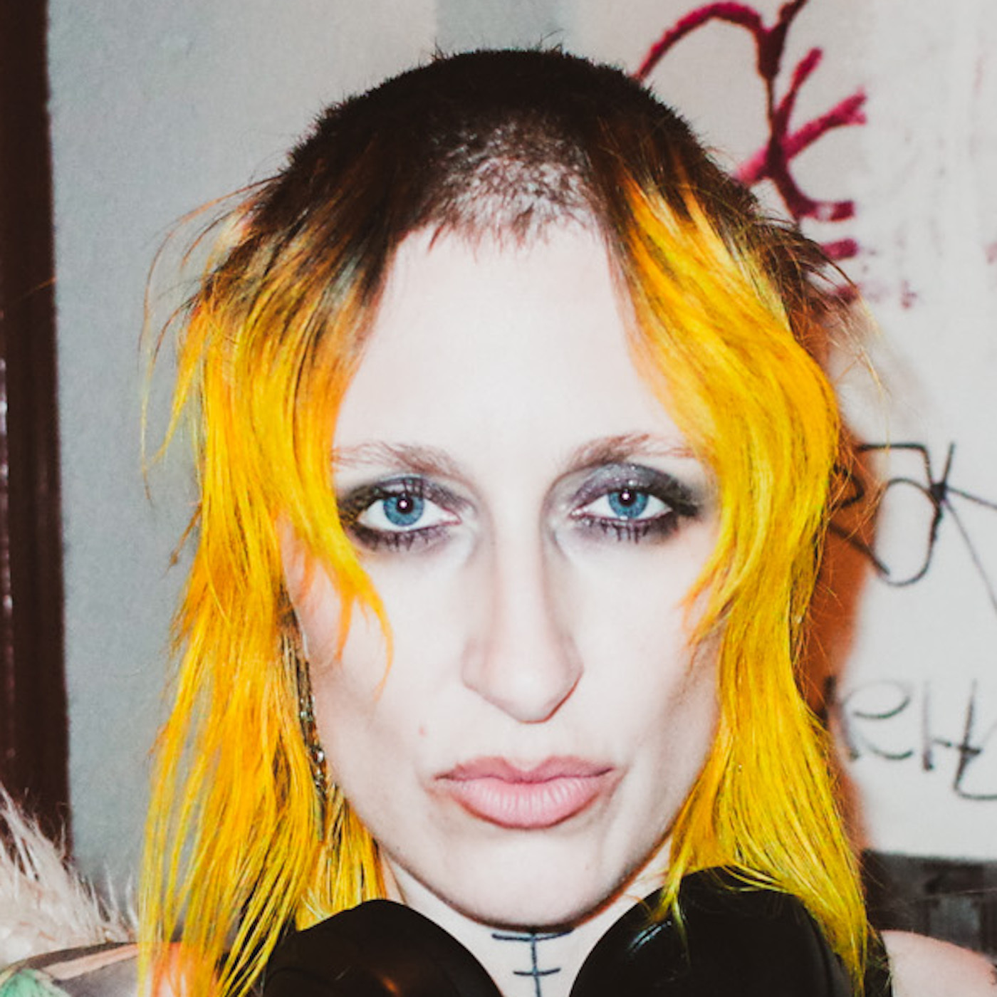  Boy Deluxe ‘EAT YOU ALIVE’