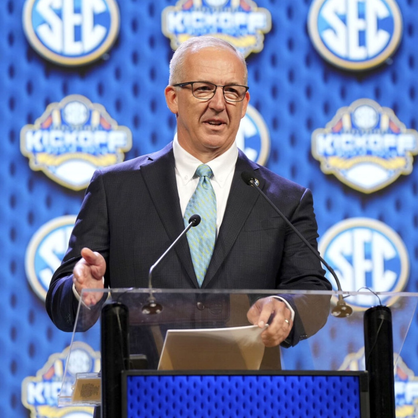 Tom & Berry Show: Wild week in college football